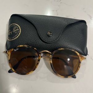 Tortoise Ray-Ban Round Sunglasses 5221 Gold Frame
